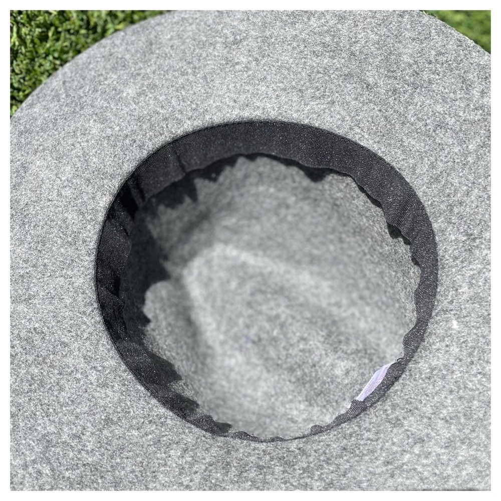 (FINAL💲) Grey Wool Hat - Picture 2 of 5